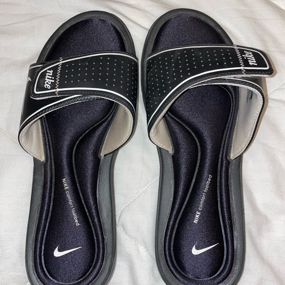 Nike slides size 9